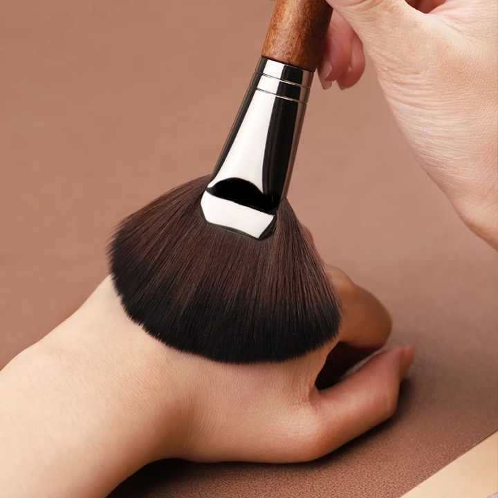 Single Short Handle Makeup Brush